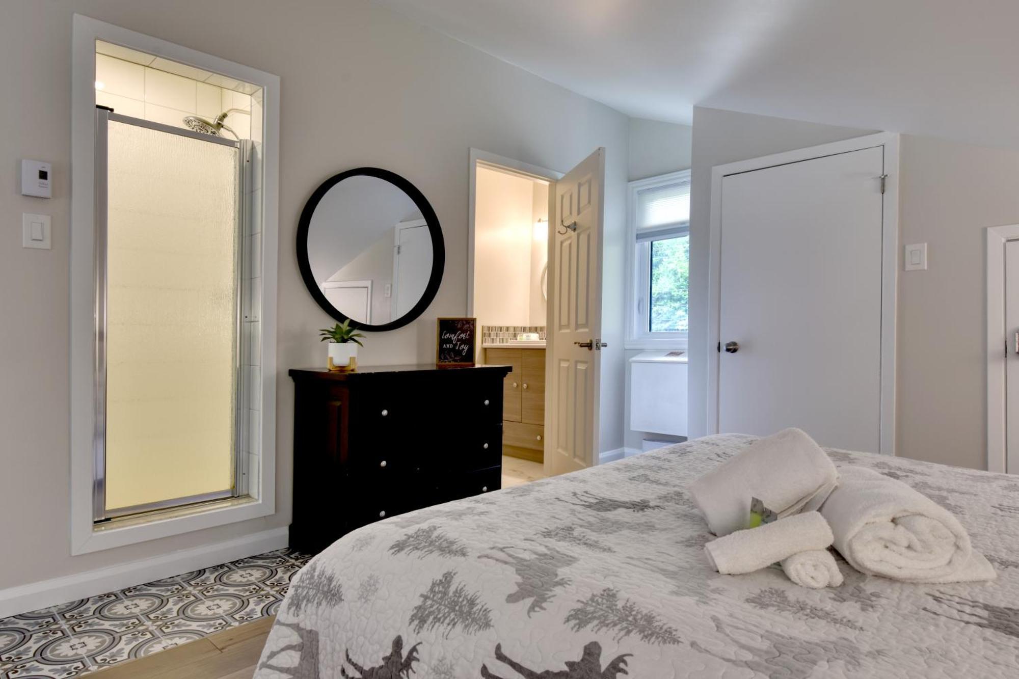 Stunning Condo - View On Lake Tremblant & Mountain Mont-Tremblant Kültér fotó